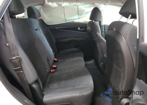 2018 Kia Sorento Lx from USA, damaged, VIN 5XYPGDA34JG348082